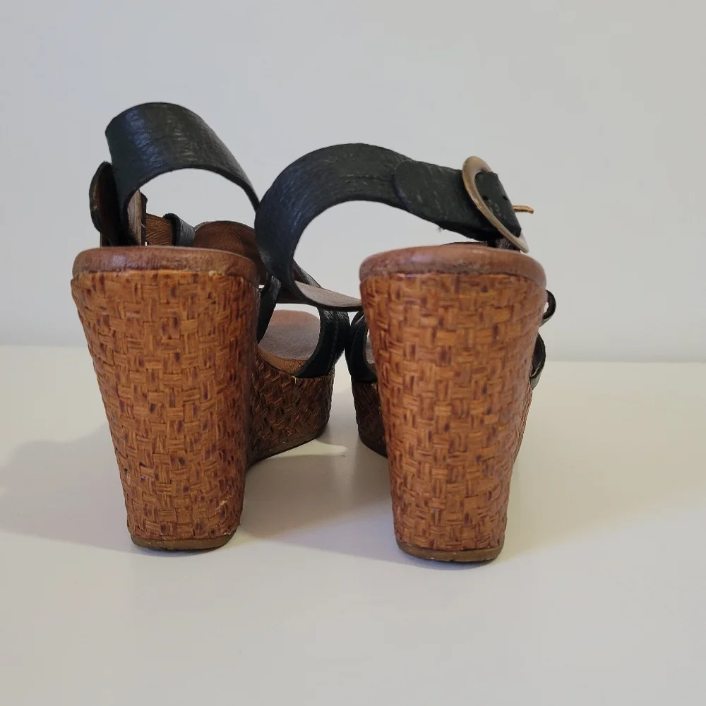 Naya women's leather wedges Size 9.5 M  raffia heels buckle closure black